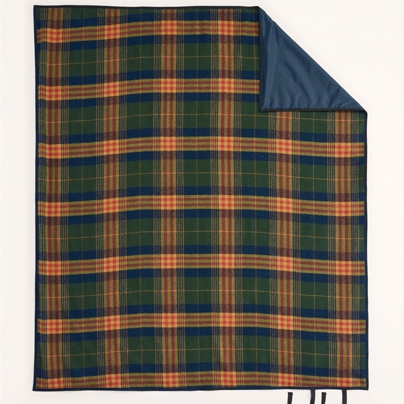 Pendleton Navy and Multicolor Roll-Up Blanket - Picture 2 of 7